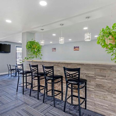 Suburban Studios Verona - Staunton North Exteriér fotografie