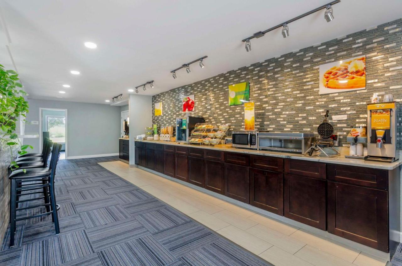 Suburban Studios Verona - Staunton North Exteriér fotografie